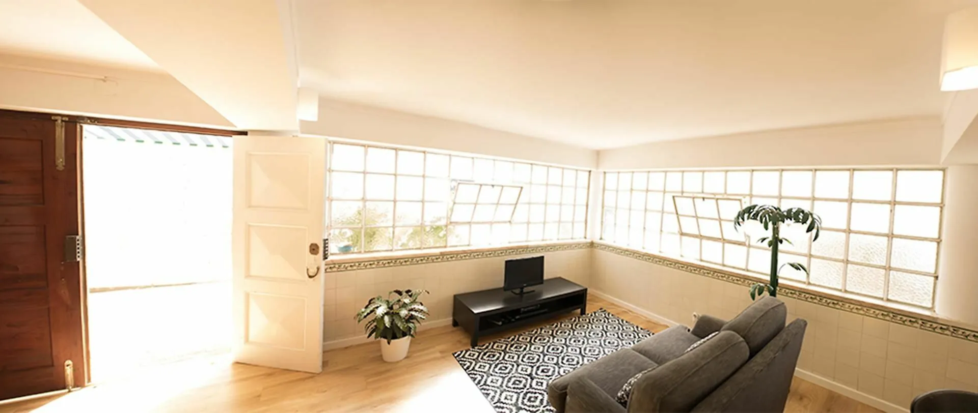 Two Bedroom Self Contained House Carcavelos