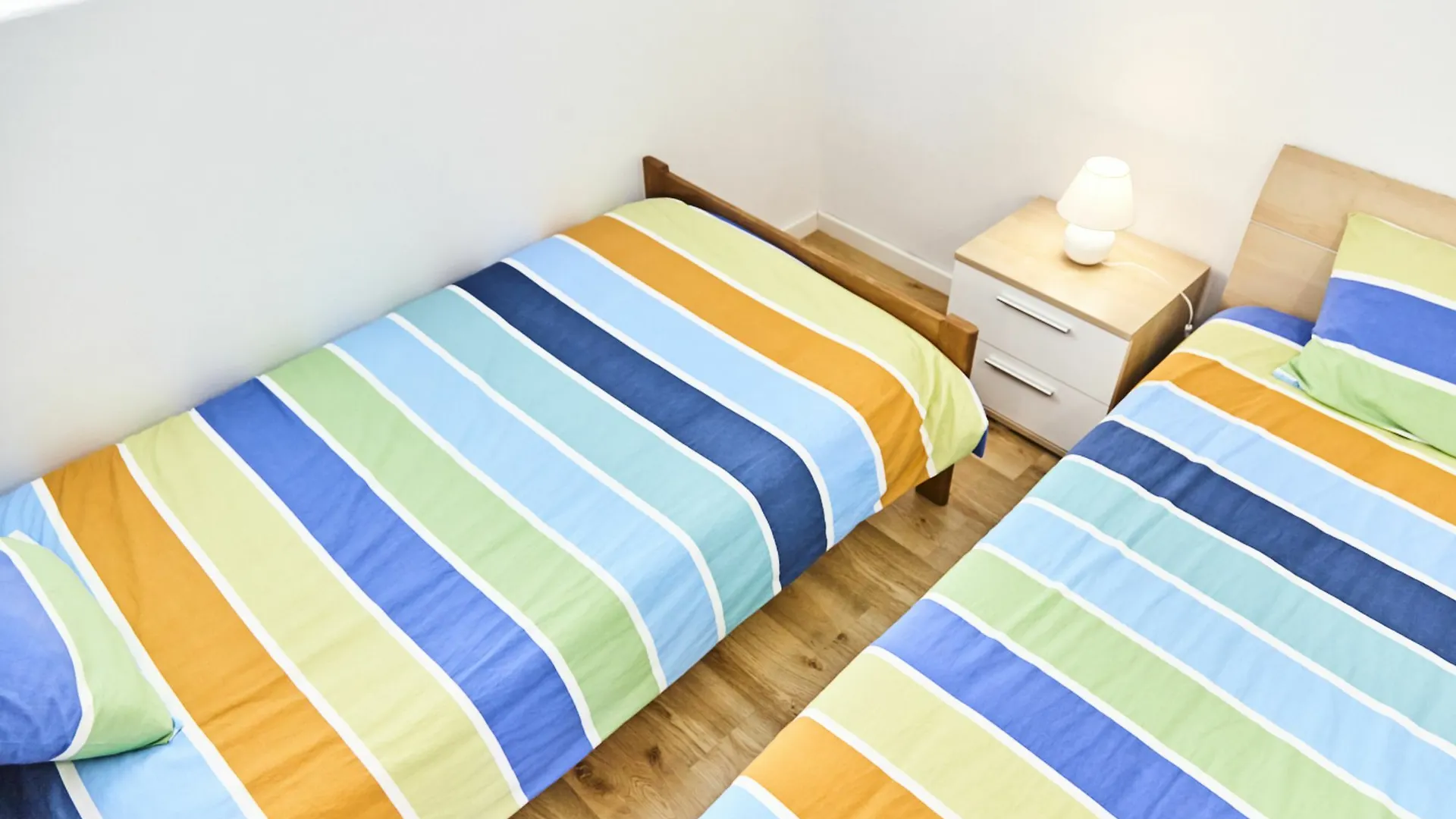 Two Bedroom Self Contained House Carcavelos  Carcavelos (Lisbon)