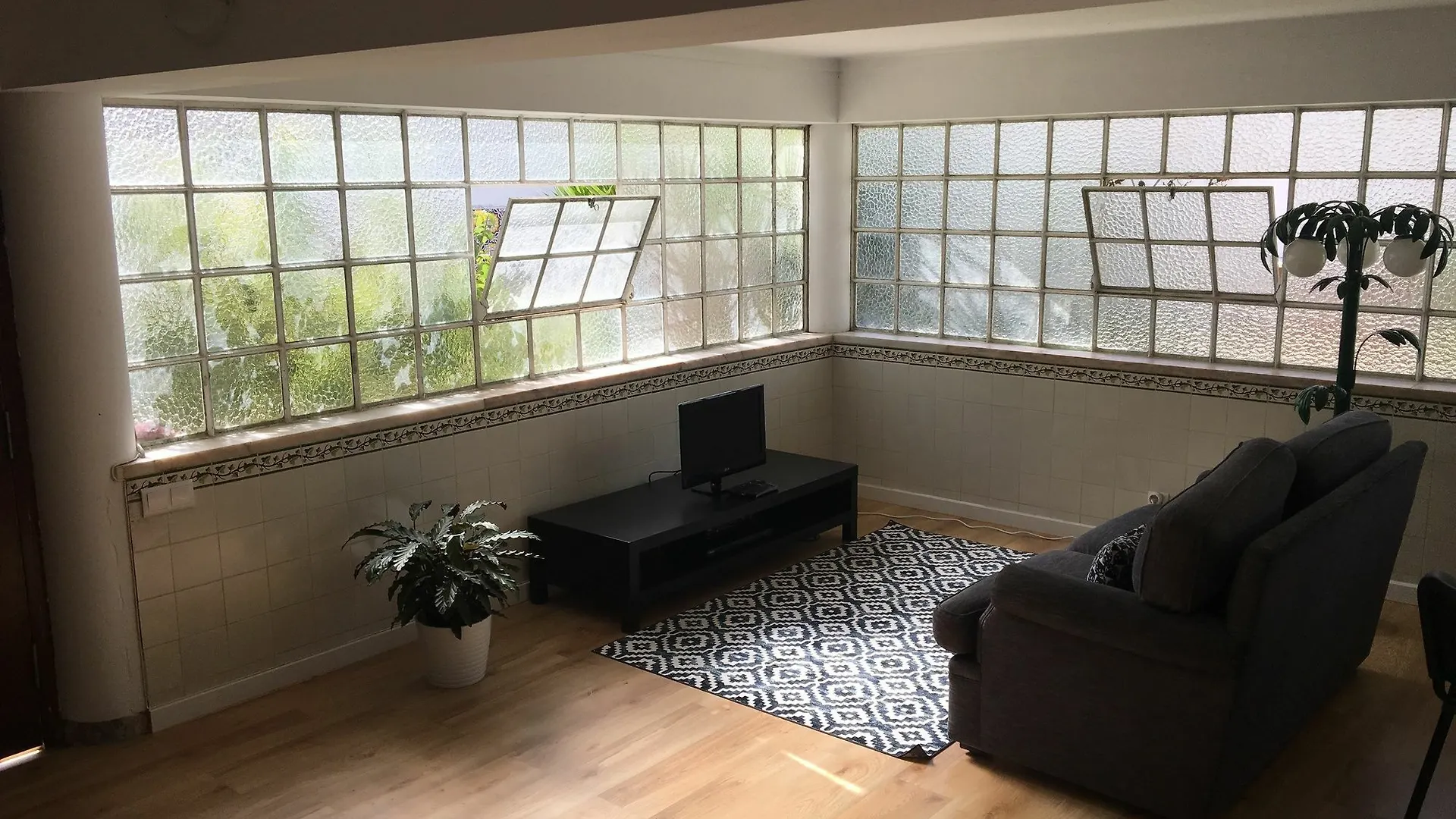 Two Bedroom Self Contained House Carcavelos  Apartment