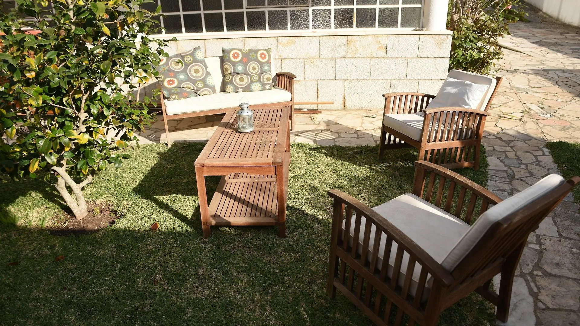 Two Bedroom Self Contained House Carcavelos  Apartment