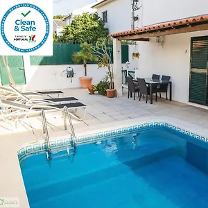 Help Yourself - Carcavelos Coast Hostel